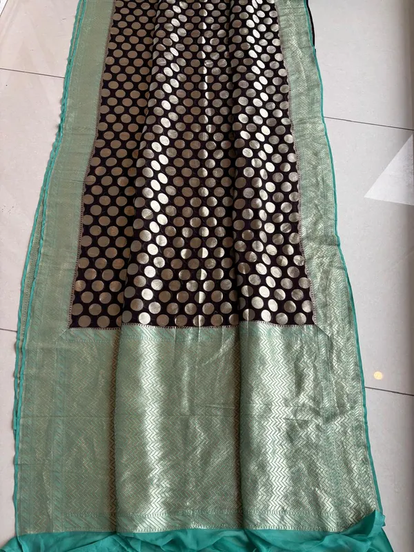 Black_Woven_Saree_With_Polka_Motifs_for_Women