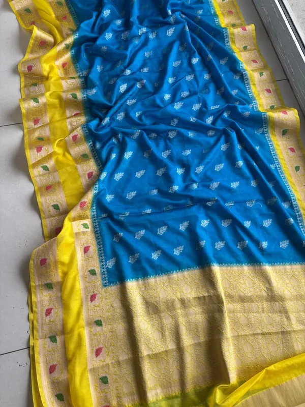 Blue_Traditional_Woven_Saree_for_Women