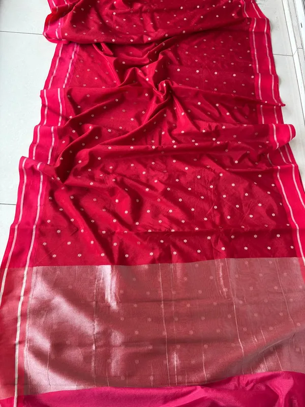 Red_Sheer_Traditional_Saree_for_Women
