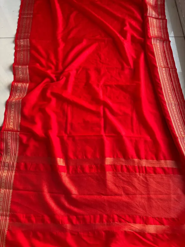 Red_Silk_Zari_Border_Saree_For_Women