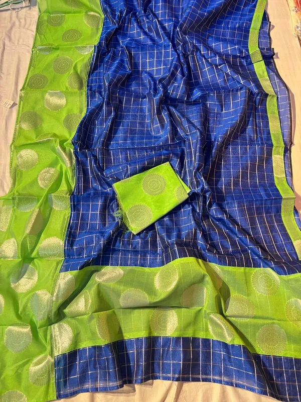 Blue_Woven_Checked_Saree_For_Women