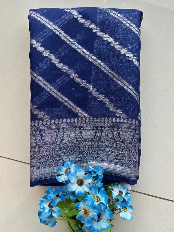 Green_Woven_Floral_Saree_for_Women