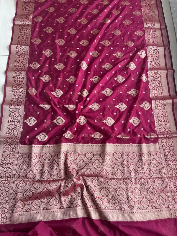 Magenta_Woven_Saree_for_Women