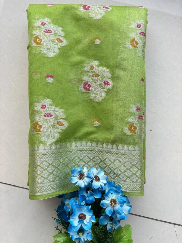Green_Woven_Floral_Saree_for_Women