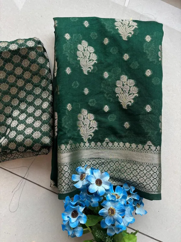 Green_Woven_Floral_Saree_for_Women