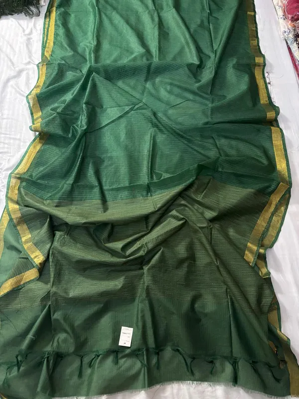 Green_Woven_Saree_With_Gold_Border_for_Women