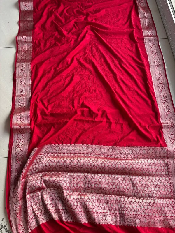 Red_Woven_Traditional_Saree_for_Women