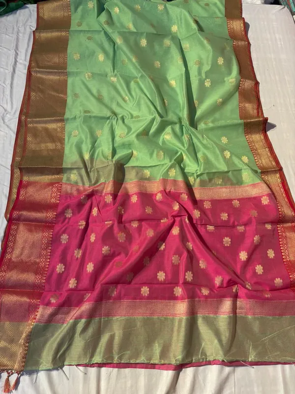 Green_Silk_Traditional_Saree_For_Women
