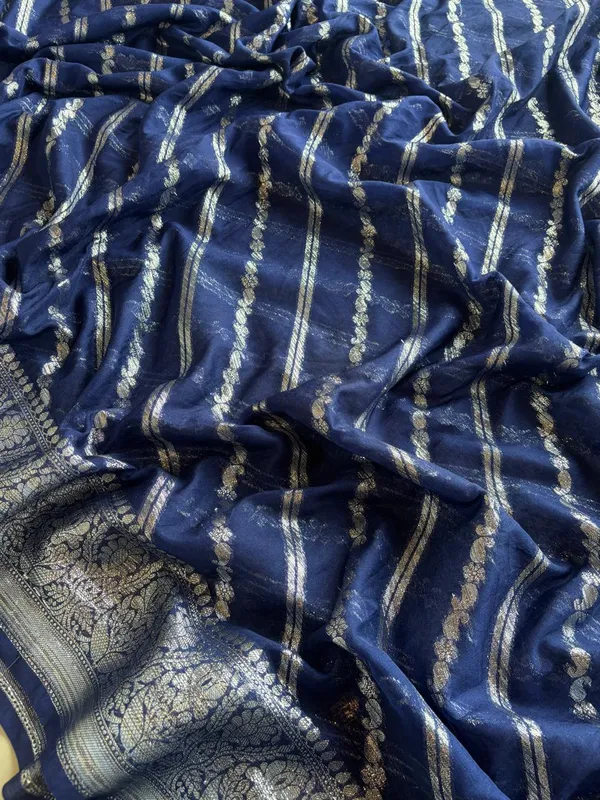 Green_Woven_Floral_Saree_for_Women