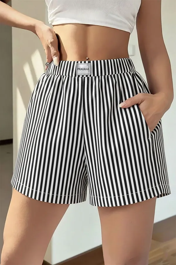 Black_Cotton_Regular_Shorts_For_Women