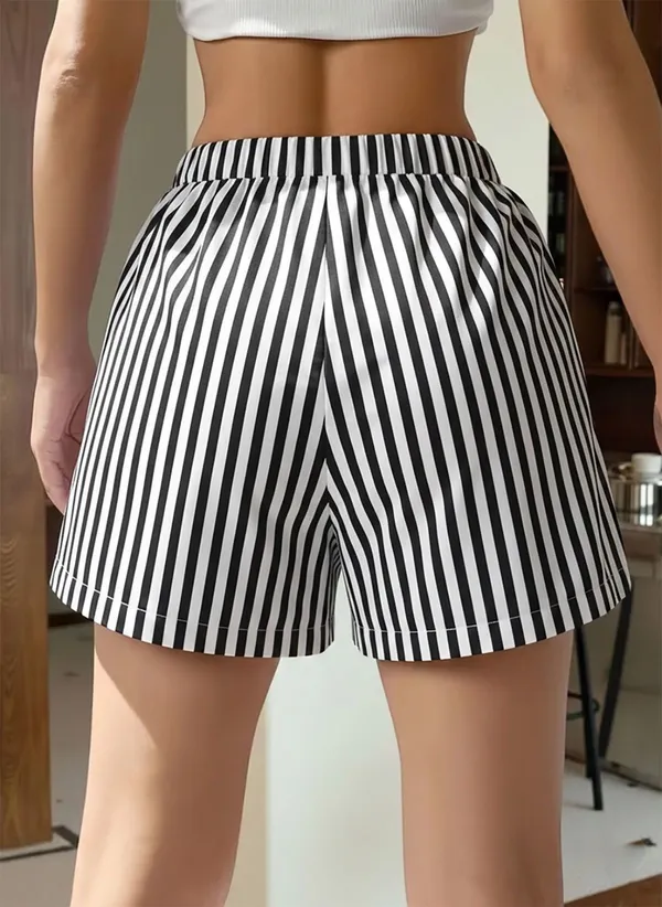 Black_Cotton_Regular_Shorts_For_Women