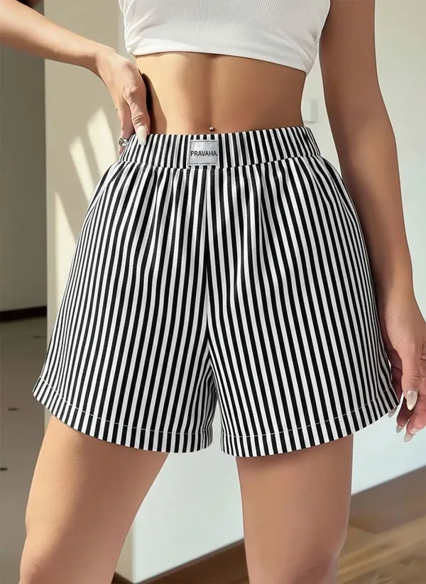Black_Cotton_Regular_Shorts_For_Women