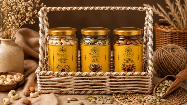 Maakshi_Cashews_Mixed_Seeds_&_Almonds_Dry_Fruit_Gift_Basket