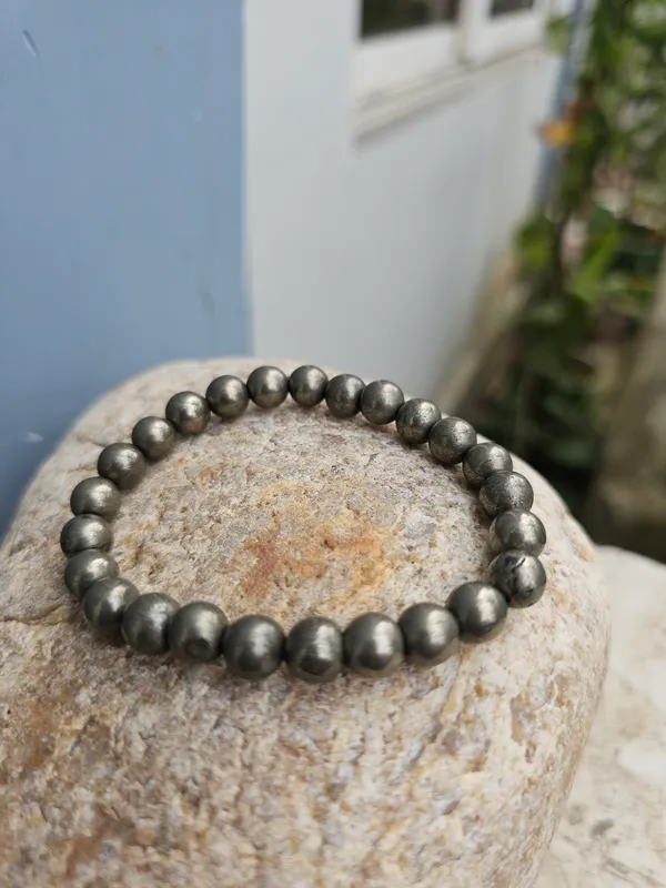 Grey_Beaded_Bracelet_for_Men_And_Women