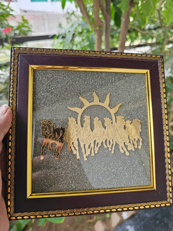 Traditional_Seven_Horse_Metallic_Wall_Art_Frame