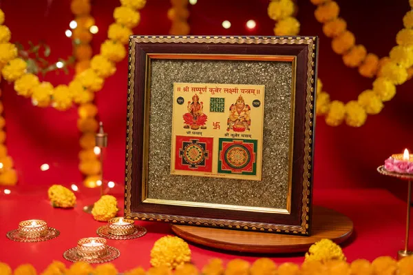 Wooden_Lakshmi_Ganesh_Religious_Framed_Artwork