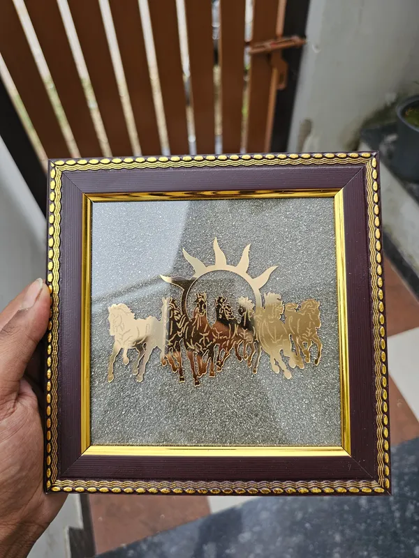 Traditional_Seven_Horse_Metallic_Wall_Art_Frame