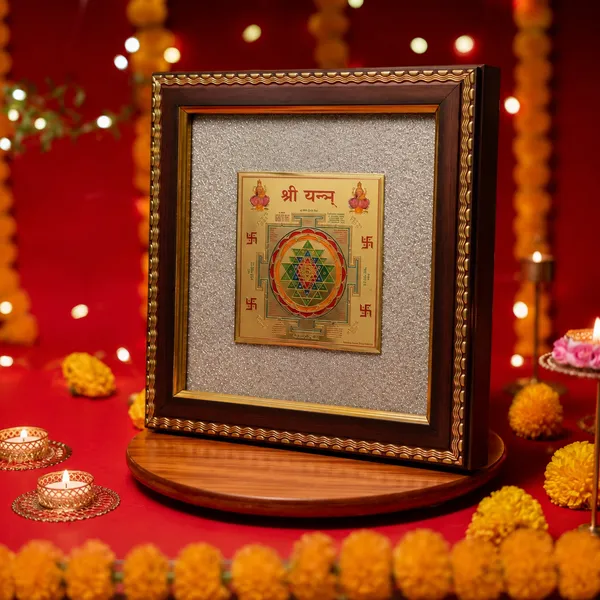 Wooden_Traditional_Shri_Yantra_Framed_Religious_Decor