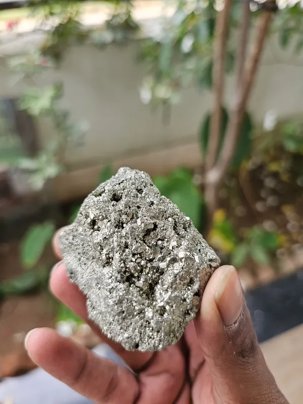 Natural_Metallic_Mineral_Rock_Specimen