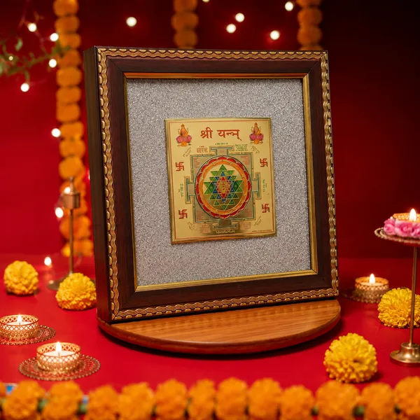 Wooden_Traditional_Shri_Yantra_Framed_Religious_Decor