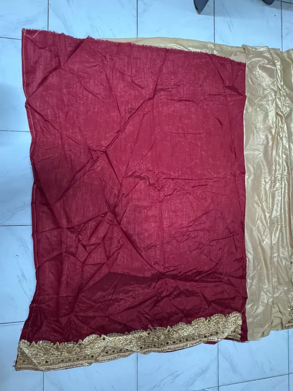 Gold_Embellished_Traditional_Saree_for_Women
