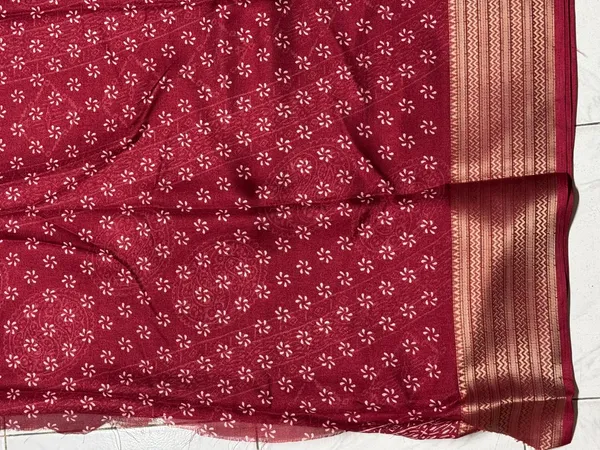 Maroon_Printed_Saree_for_Women