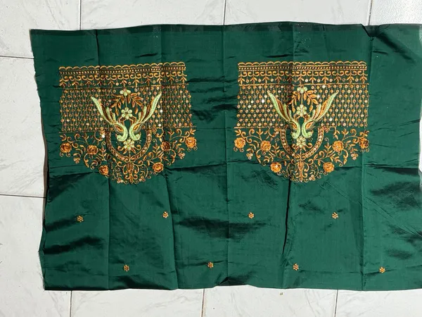 Beige_Woven_Saree_for_Women