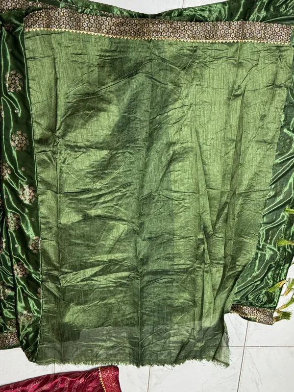 Green_Shimmer_Floral_Embroidered_Dupatta_for_Women
