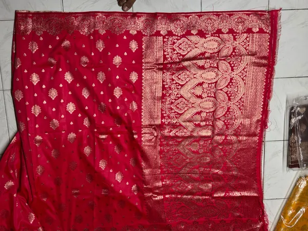 Red_Woven_Zari_Border_Saree_for_Women