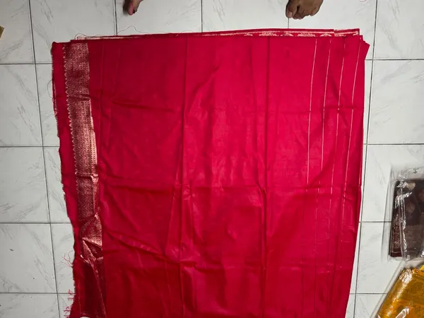 Red_Woven_Zari_Border_Saree_for_Women