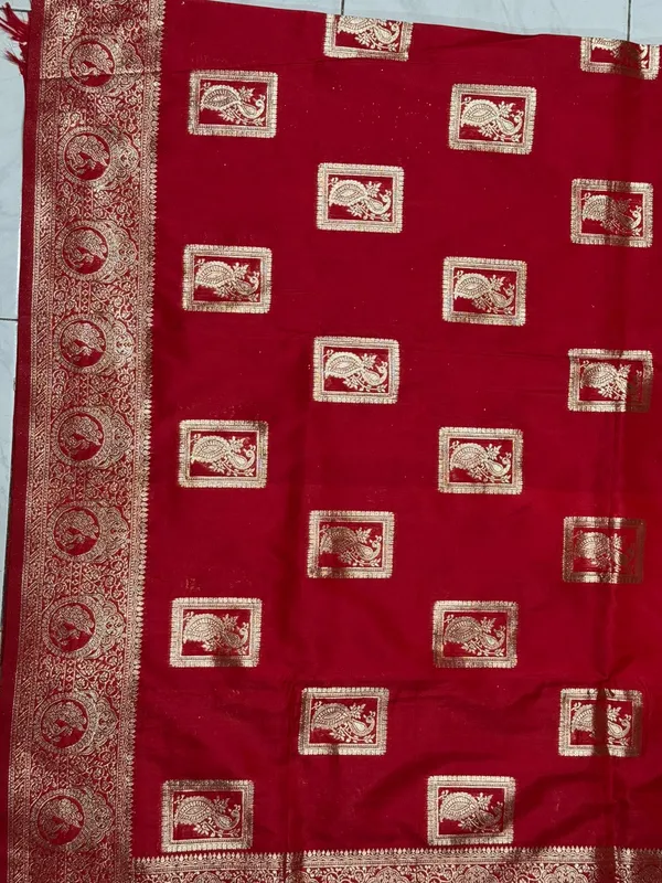 Red_Traditional_Woven_Motif_Saree_for_Women