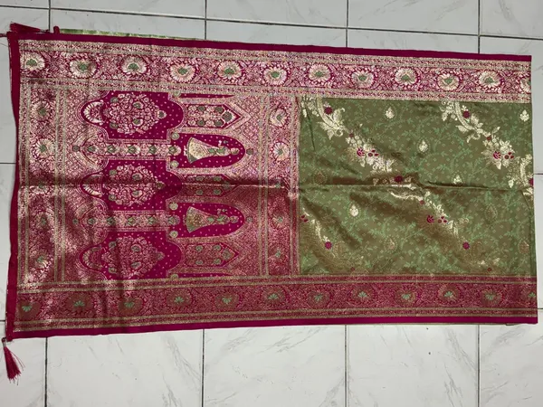 Green_Silk_Traditional_Saree_for_Women