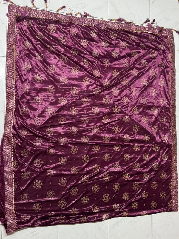 Purple_Glossy_Floral_Saree_for_Women