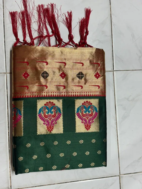 Red_Woven_Traditional_Saree_for_Women