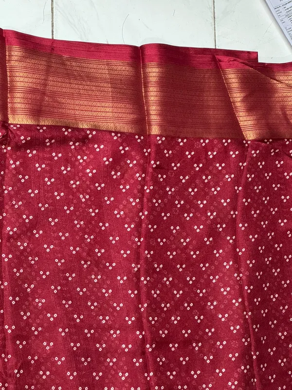 Maroon_Geometric_Pattern_Saree_for_Women