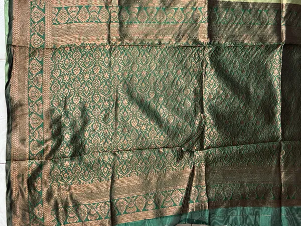 Beige_Woven_Saree_for_Women