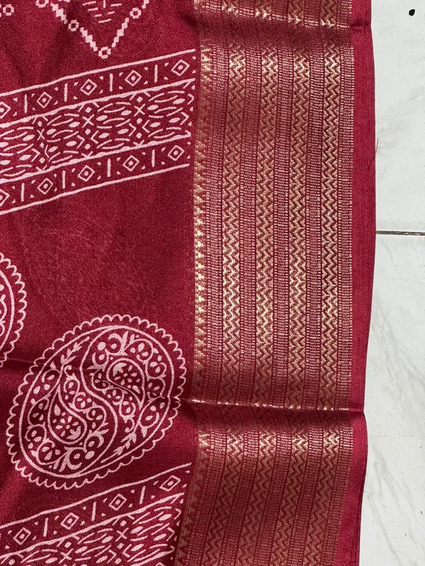 Maroon_Printed_Saree_for_Women
