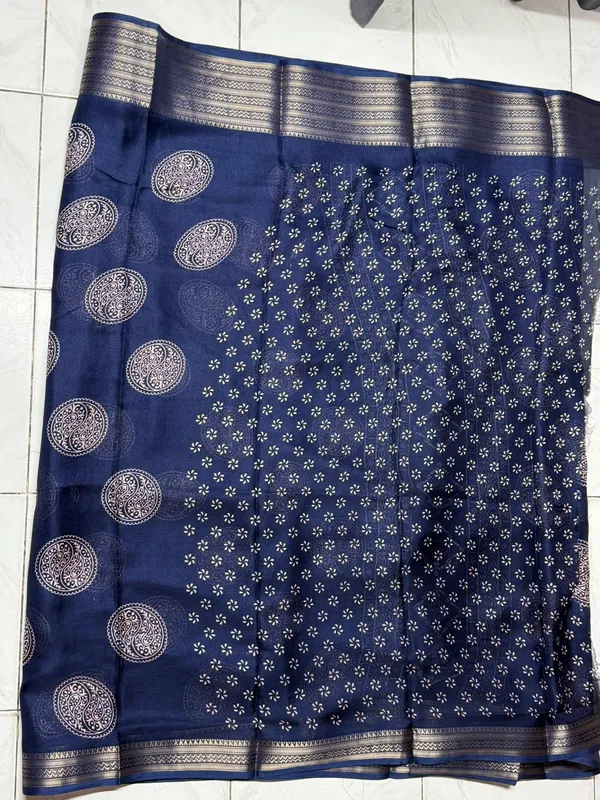 Navy_Blue_Printed_Saree_for_Women