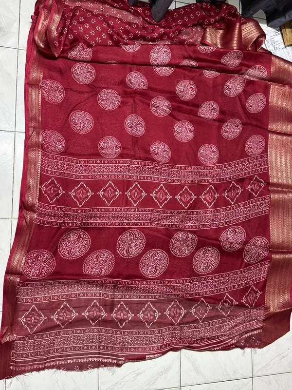 Maroon_Printed_Saree_for_Women
