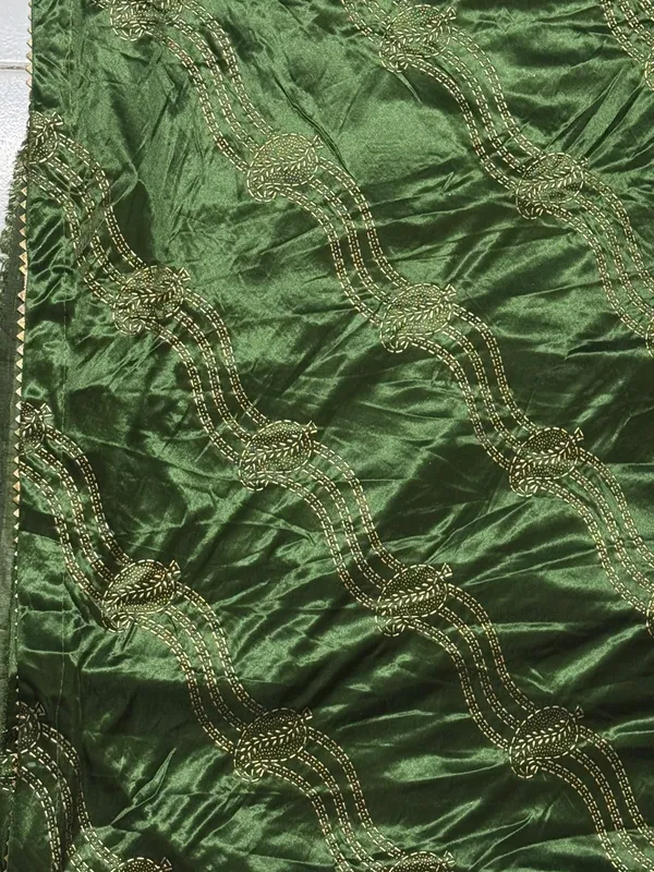 Green_Satin_Finish_Patterned_Saree_for_Women
