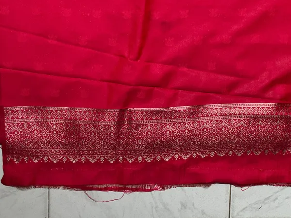 Red_Woven_Zari_Border_Saree_for_Women