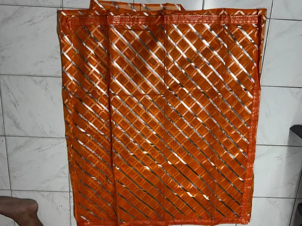 Orange_Zari_Pattern_Saree_for_Women