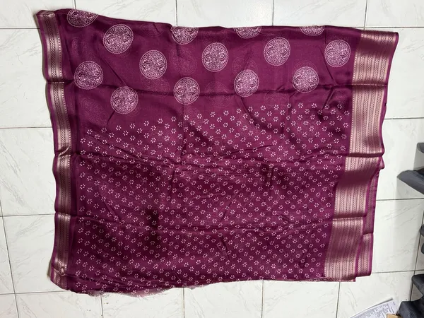 Maroon_Traditional_Pattern_Saree_for_Women