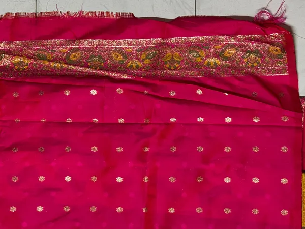 Magenta_Silk_Zari_Saree_for_Women