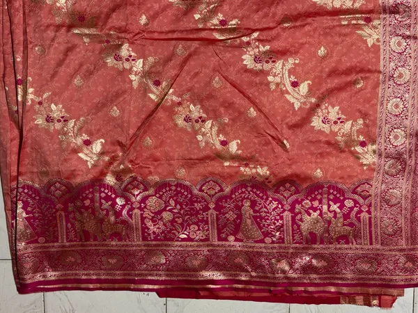 Red_Woven_Traditional_Saree_for_Women