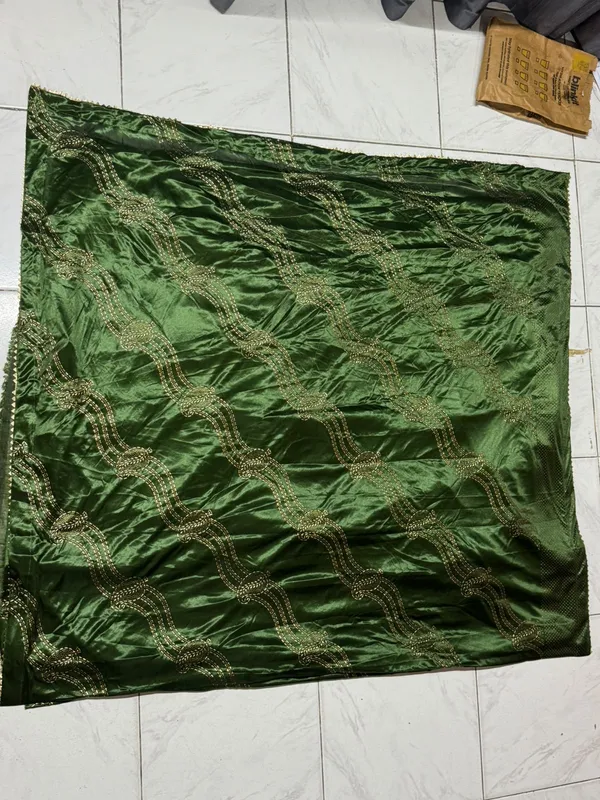 Green_Satin_Finish_Patterned_Saree_for_Women