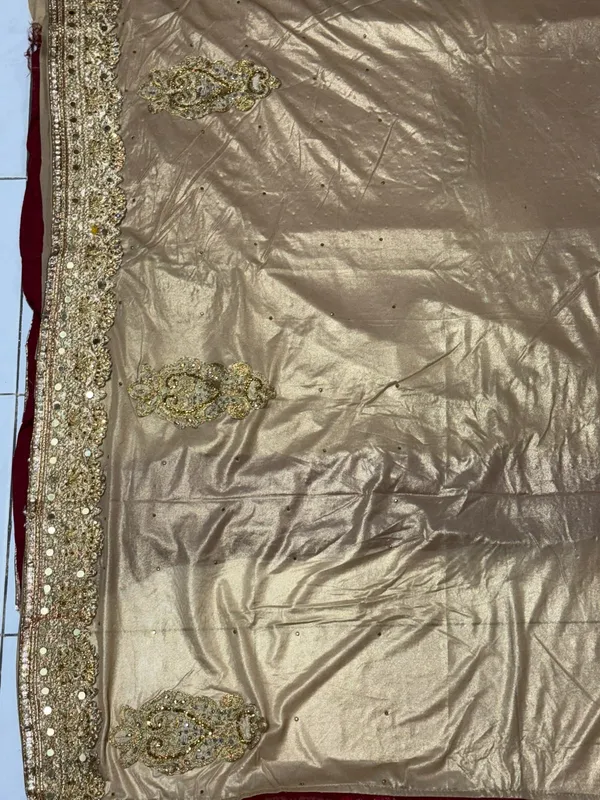 Gold_Embellished_Traditional_Saree_for_Women