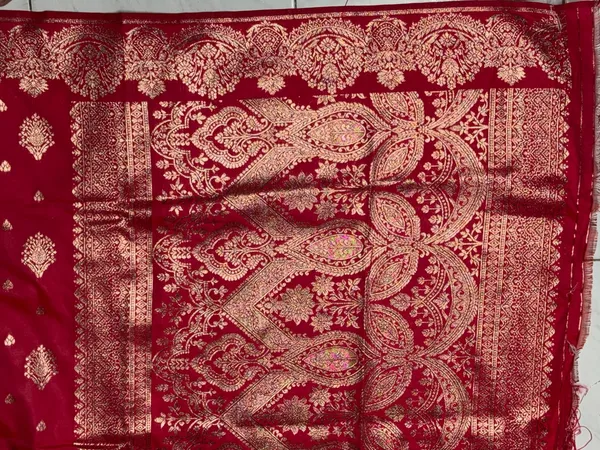 Red_Woven_Zari_Border_Saree_for_Women