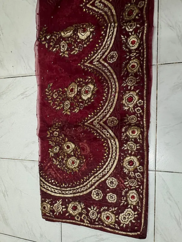 Maroon_Embroidered_Floral_Dupatta_for_Women
