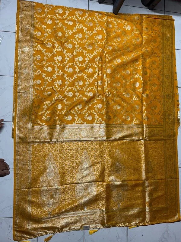Mustard_Brocade_Floral_Saree_for_Women